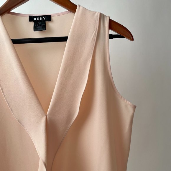 NEW DKNY Flowy Sleeveless Tank Waterfall Ruffle Front, Soft Peach, Size M - Picture 2 of 7
